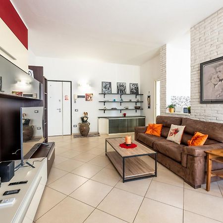 Ferienwohnung New Luxury 2Bdr Terrace, Views, Ac Marina Di Carrara Exterior foto