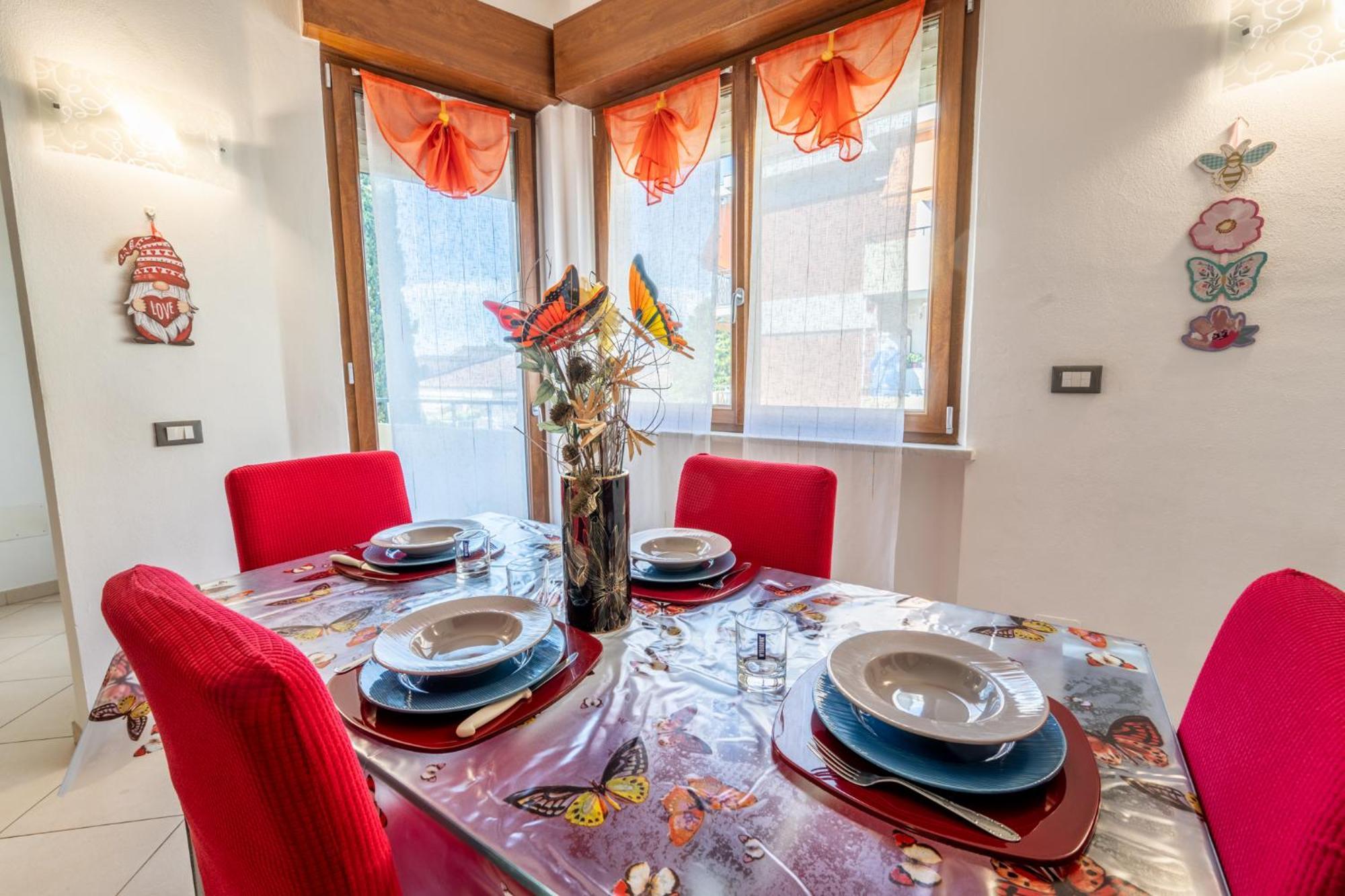 Ferienwohnung New Luxury 2Bdr Terrace, Views, Ac Marina Di Carrara Exterior foto